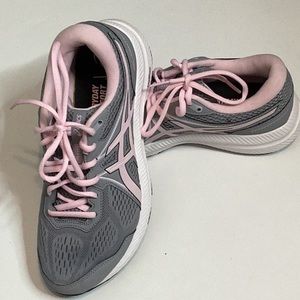 ASICS size 8 1/2 pink/grey/white color combo
